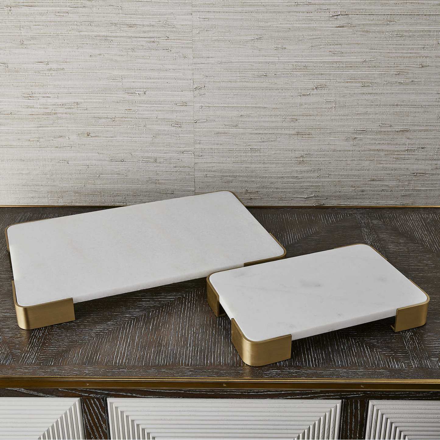 ELEVATED TRAY/PLATEAU - WHITE MARBLE LARGE