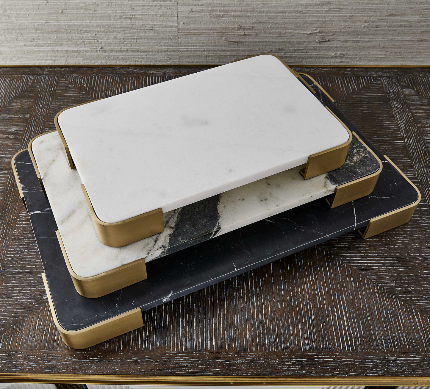 ELEVATED TRAY/PLATEAU - PANDA MARBLE MEDIUM